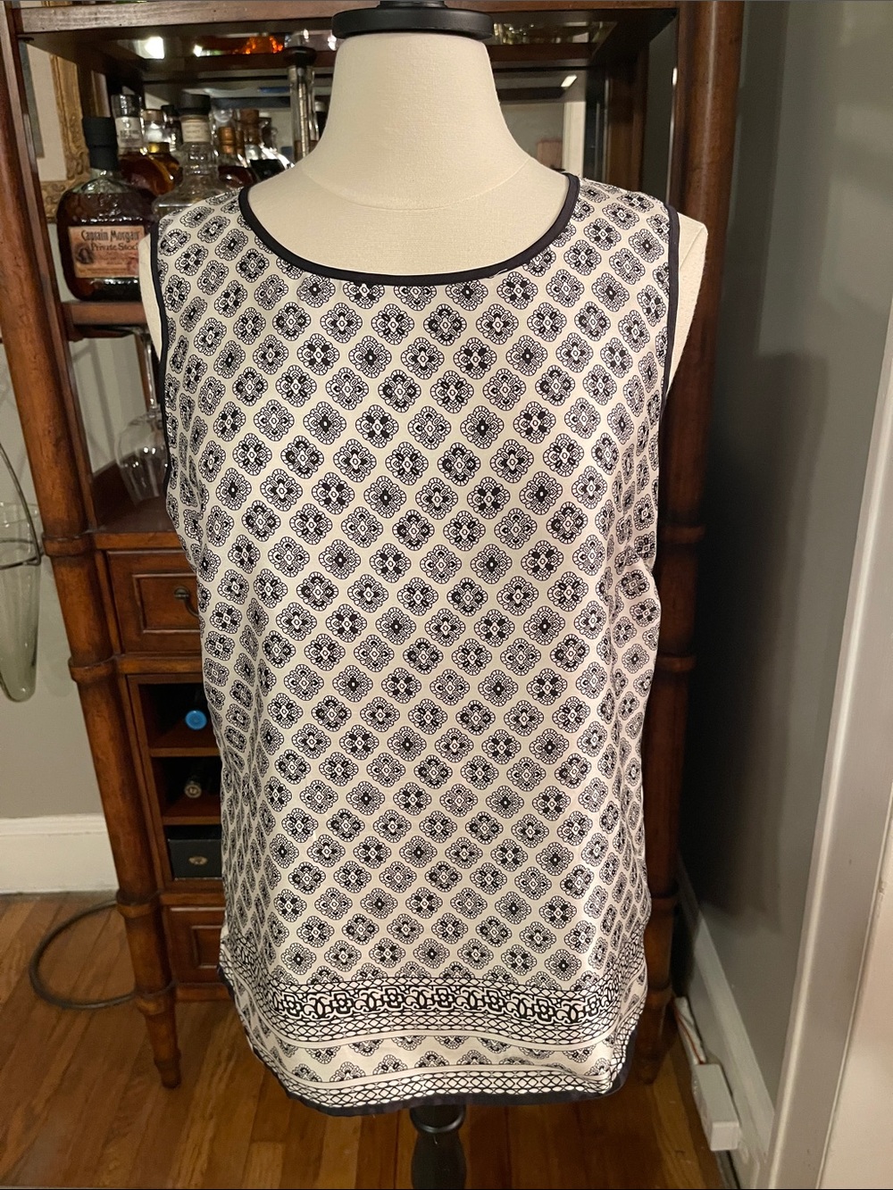 Talbots Sleeveless Black and White Patterned Shell Top